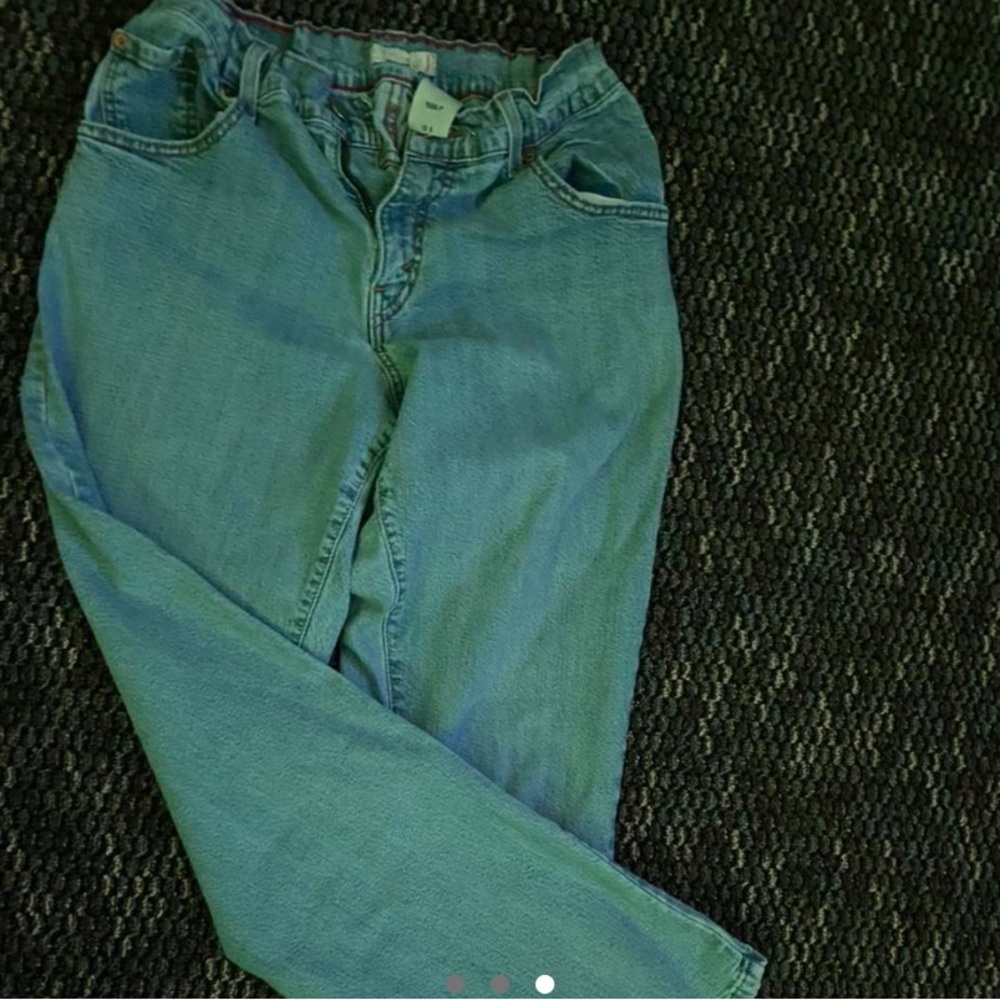 550 levis - Picture 3 of 3